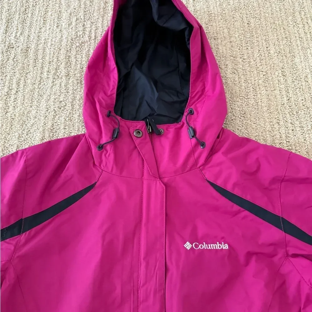 Columbia Woman's Pink Omni-shield Jacket